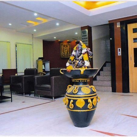 היידראבד Hotel Padmini Residency מראה חיצוני תמונה