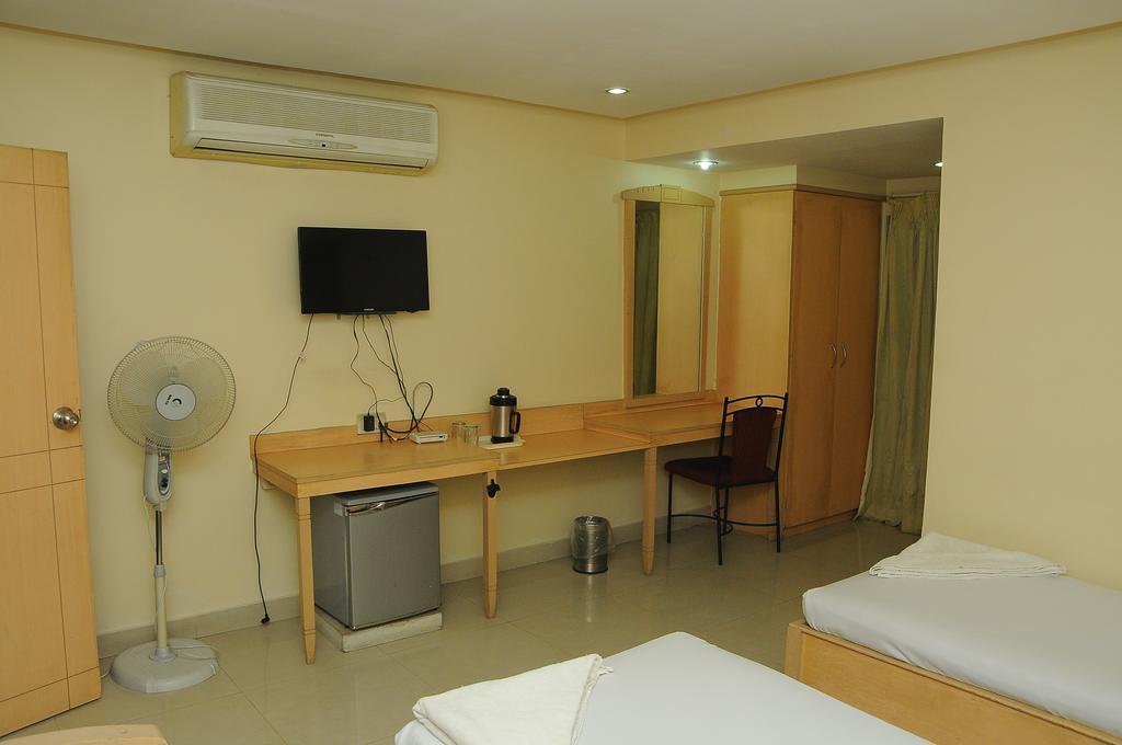 היידראבד Hotel Padmini Residency מראה חיצוני תמונה