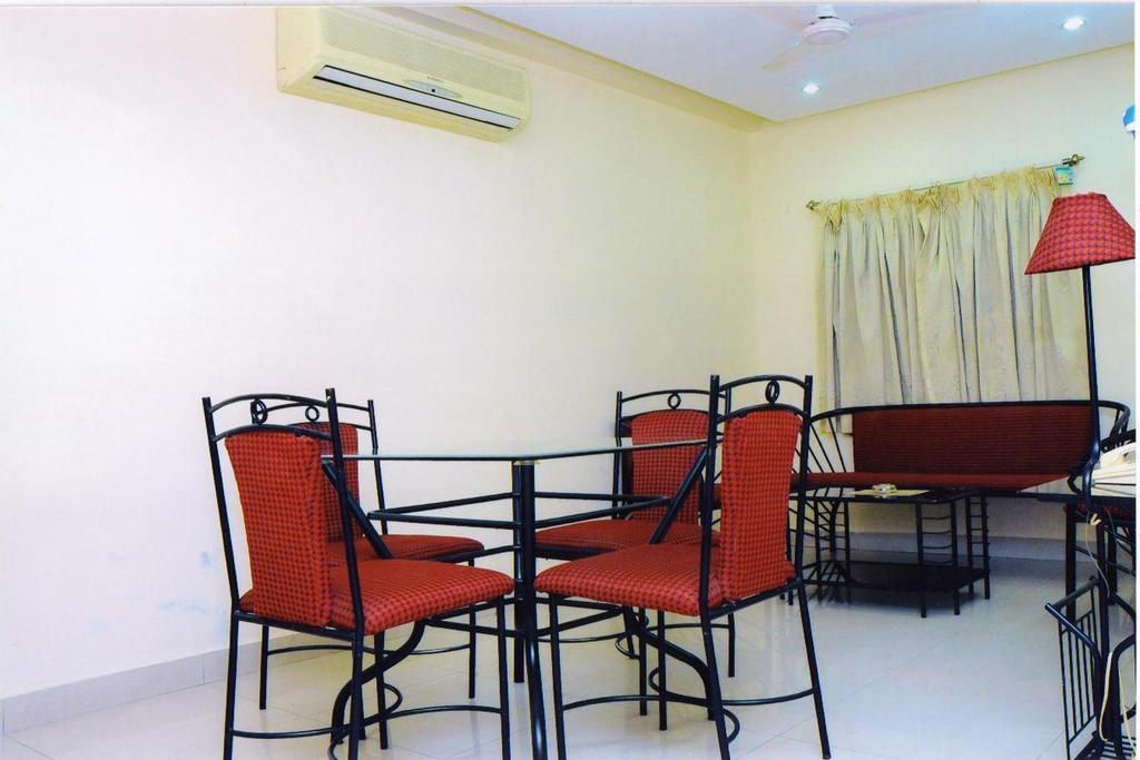 היידראבד Hotel Padmini Residency מראה חיצוני תמונה