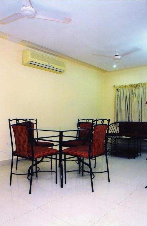 היידראבד Hotel Padmini Residency מראה חיצוני תמונה